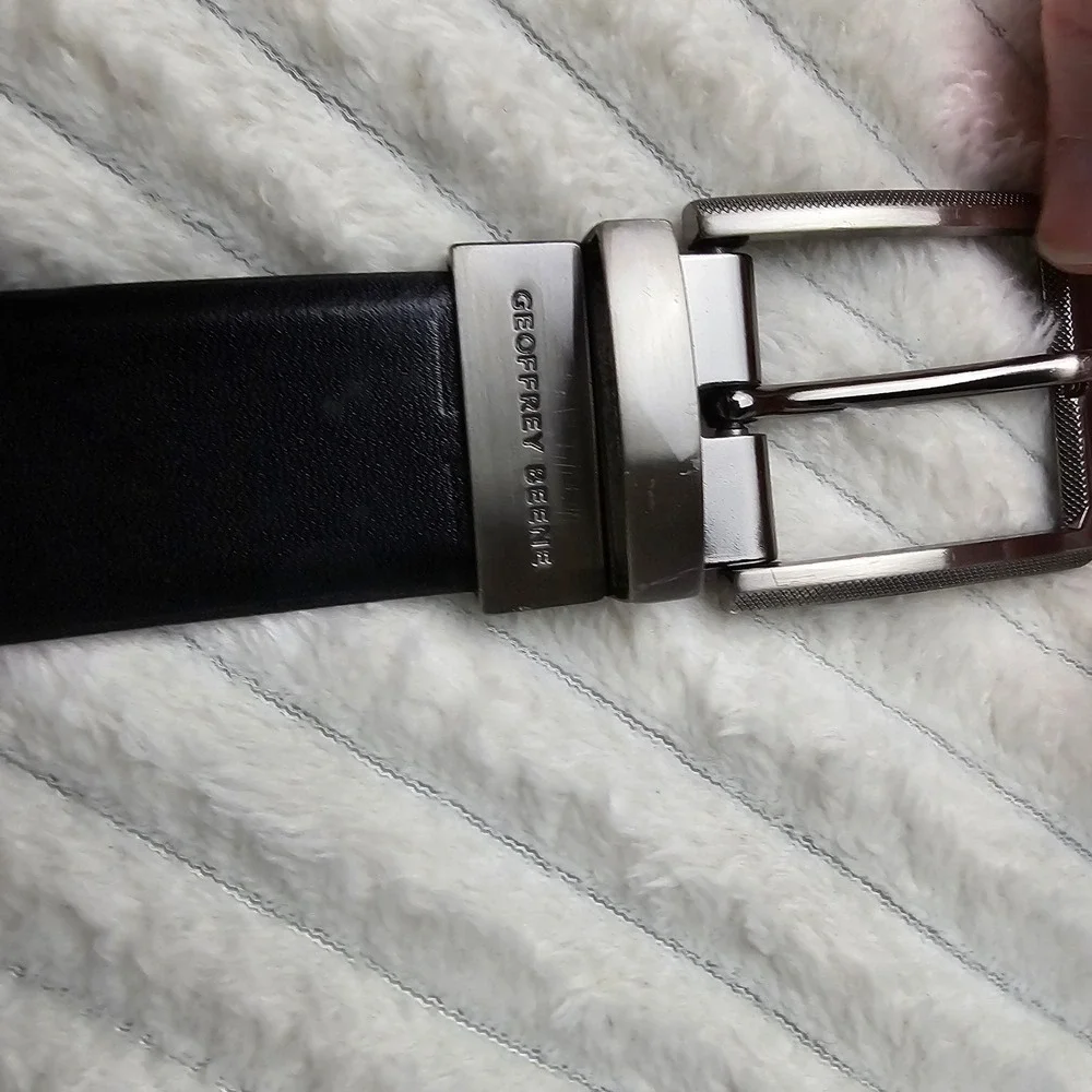 Geoffrey Beene Mens Reversible Leather Belt 42 Black Brown Classic Professional